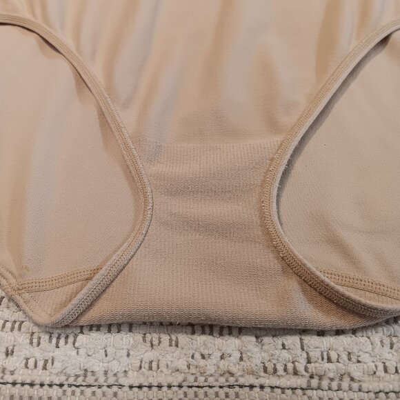 Cacique 'High Waist Brief' women's plus size shapewear panty sz 22 / 24 - Picture 4 of 8